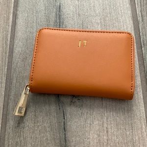 Tde. Zip around wallet